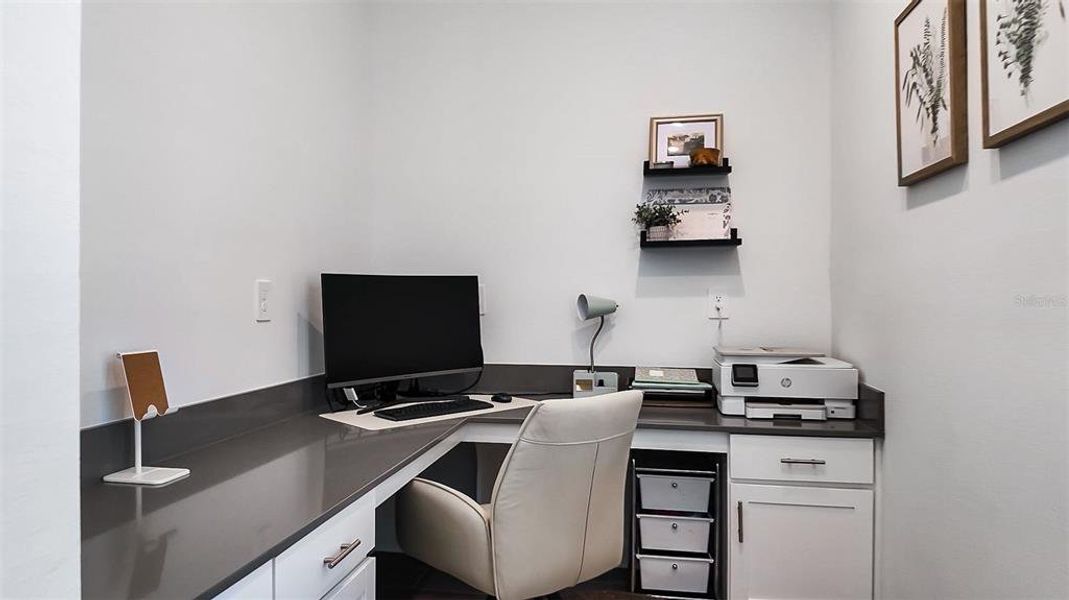 Furnished interior view inside a new home in , Orlando (Image 43).