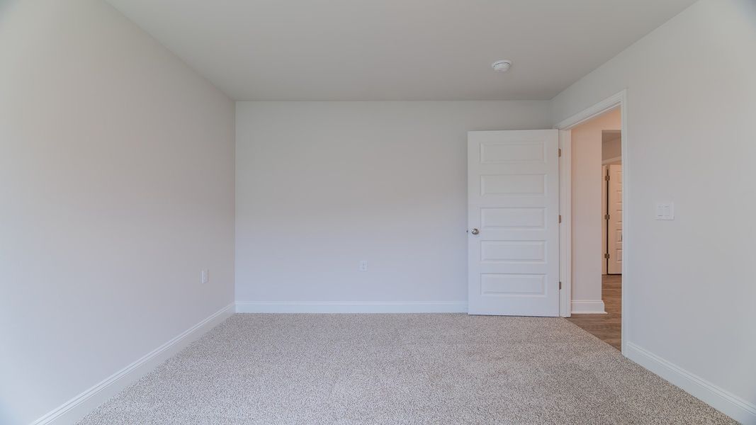 Spacious, unfurnished interior of a new home in Wesley Park, Crawfordville (Image 23).