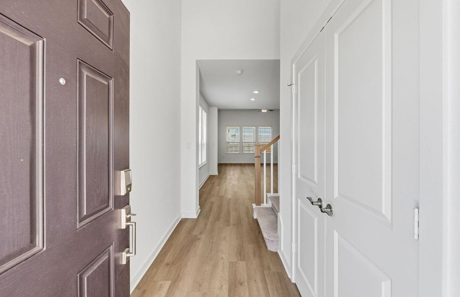 Spacious, unfurnished interior of a new home in Santa Rita Ranch, Liberty Hill (Image 44).