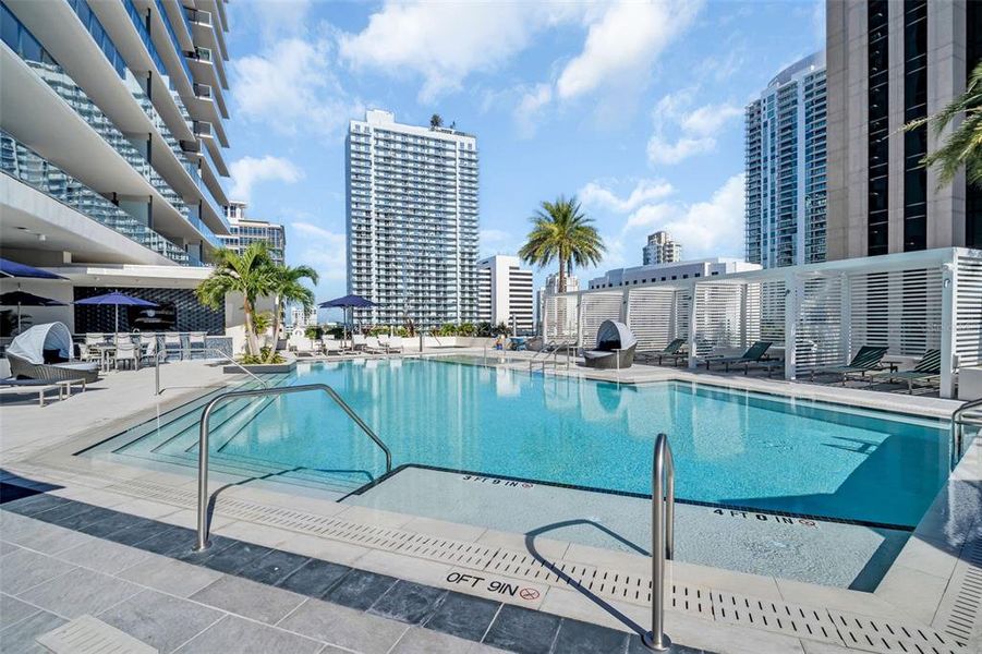 Condo located in St. Petersburg, FL showcasing its design and architecture (Image 36). Condo located in St. Petersburg, FL showcasing its design and architecture (Image 36).