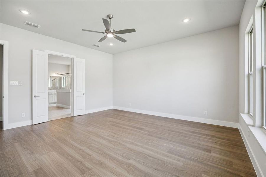 Spacious, unfurnished interior of a new home in Painted Tree Lakeside, McKinney (Image 27). Spacious, unfurnished interior of a new home in Painted Tree Lakeside, McKinney (Image 27).