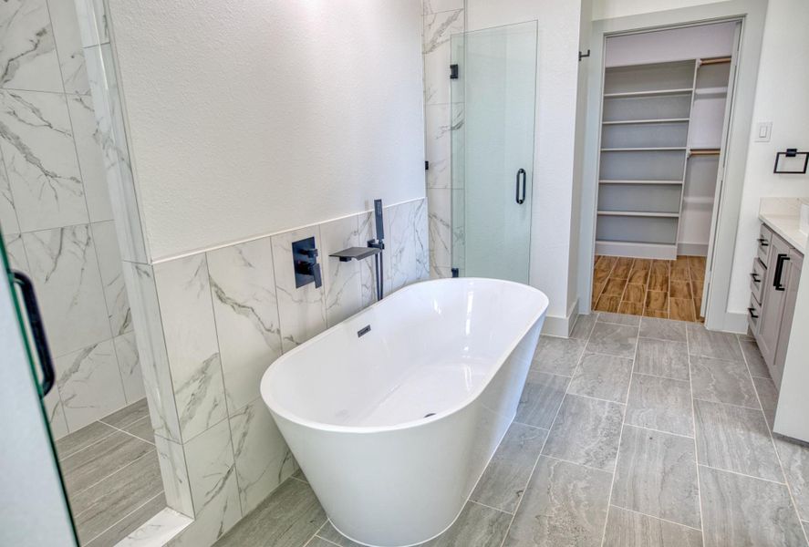 Furnished interior view inside a new home in , Angleton (Image 7).