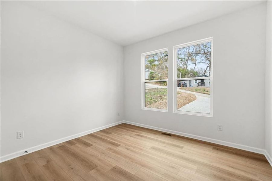 Spacious, unfurnished interior of a new home in , Atlanta (Image 19).