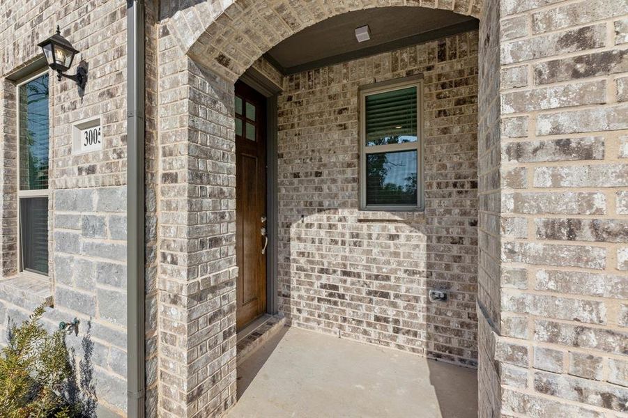 3005 Tall Pine-Porch-1