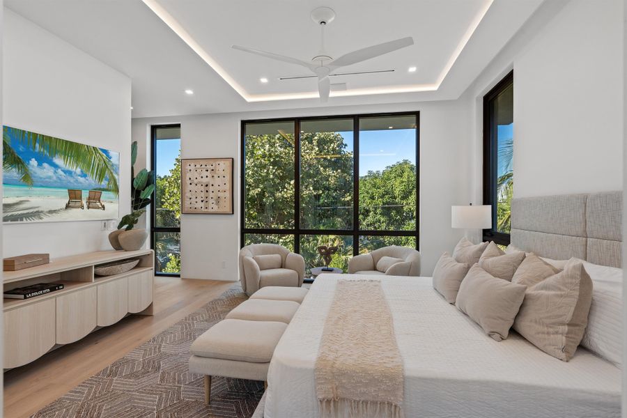 PRIMARY_BEDROOM_LOOKING_OUT_2_DT