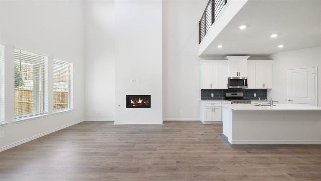 Spacious, unfurnished interior of a new home in The Landing at Hidden Lakes, McKinney (Image 16).