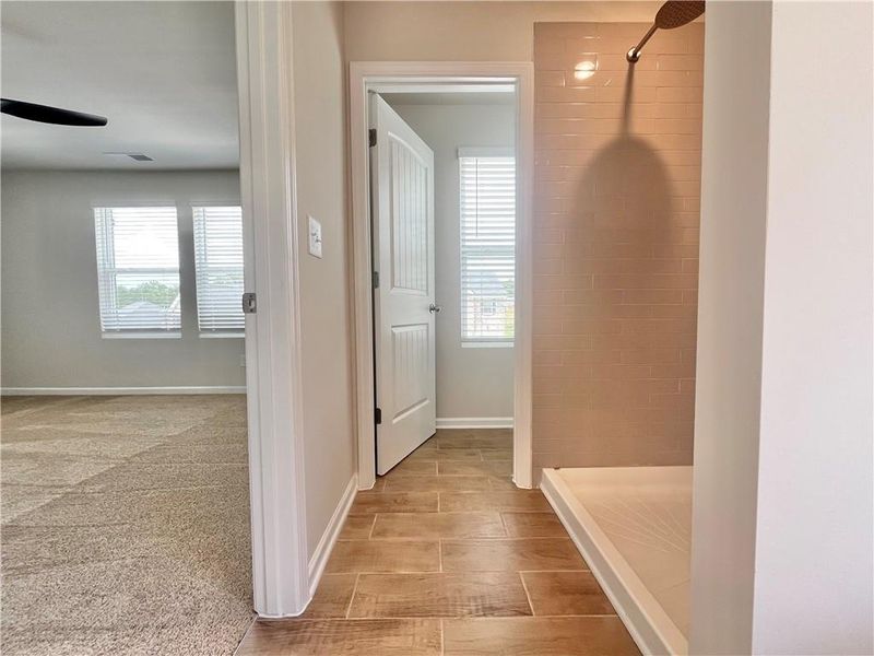 Spacious, unfurnished interior of a new home in River Walk Farm, Covington (Image 12).