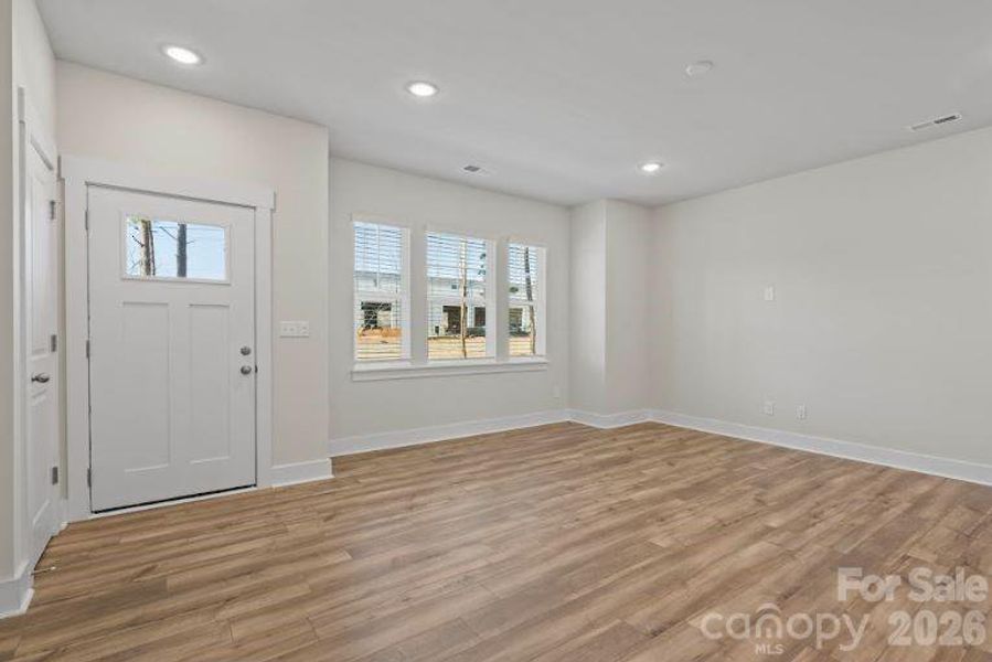 Spacious, unfurnished interior of a new home in Sierra Ridge, Gastonia (Image 13).