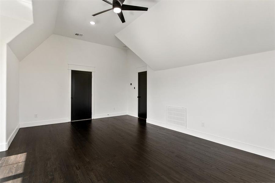 Spacious, unfurnished interior of a new home in , Joshua (Image 25).