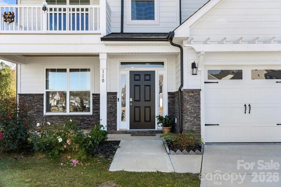 Exterior details and patio area of a home in Summerlin, Mooresville (Image 25).