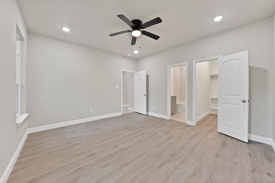 Spacious, unfurnished interior of a new home in , Cleburne (Image 9).