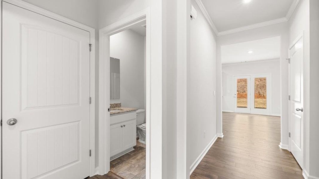 Spacious, unfurnished interior of a new home in Parkside at Carter Grove, Cartersville (Image 15).