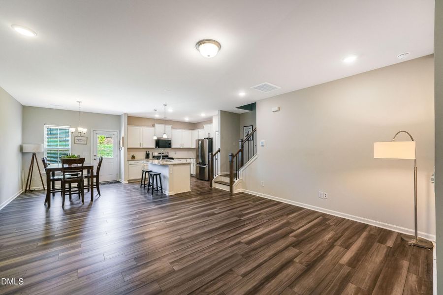 616 Glen Clova Dr-13