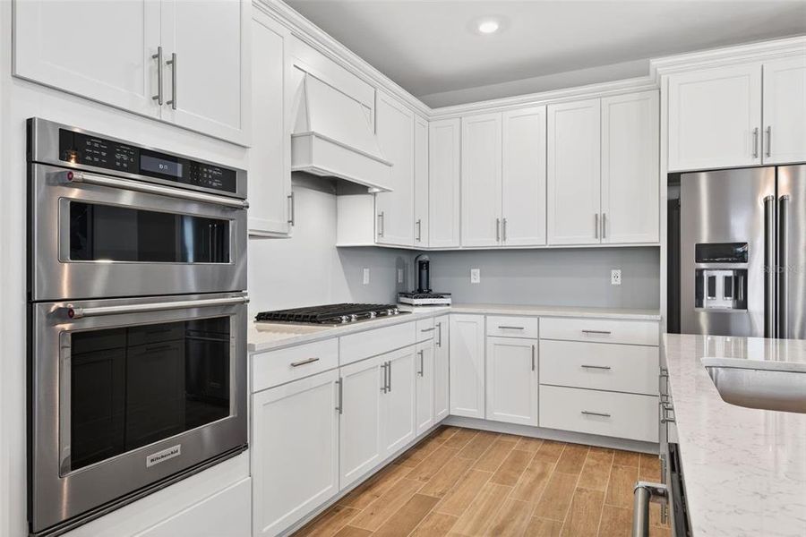 Furnished interior view inside a new home in , Englewood (Image 33).