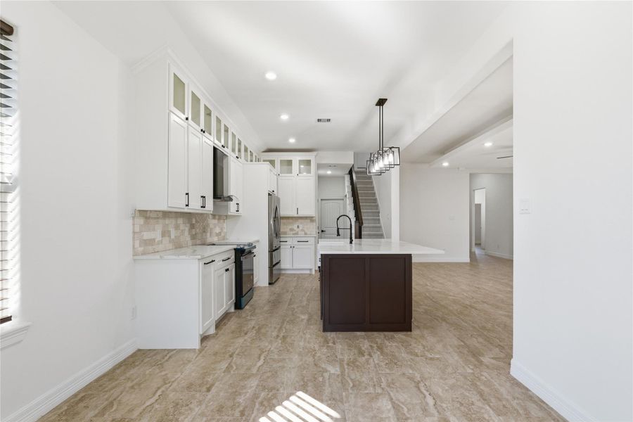 Furnished interior view inside a new home in , Arcola (Image 12).