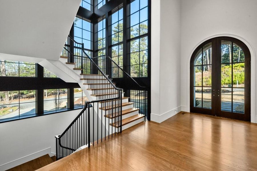Spacious, unfurnished interior of a new home in Blue Heron Walk, Atlanta (Image 45).