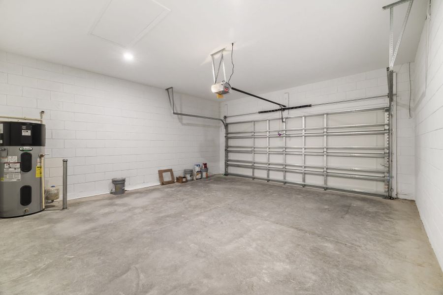 Spacious, unfurnished interior of a new home in Trinity Gardens, Deland (Image 11). Spacious, unfurnished interior of a new home in Trinity Gardens, Deland (Image 11).