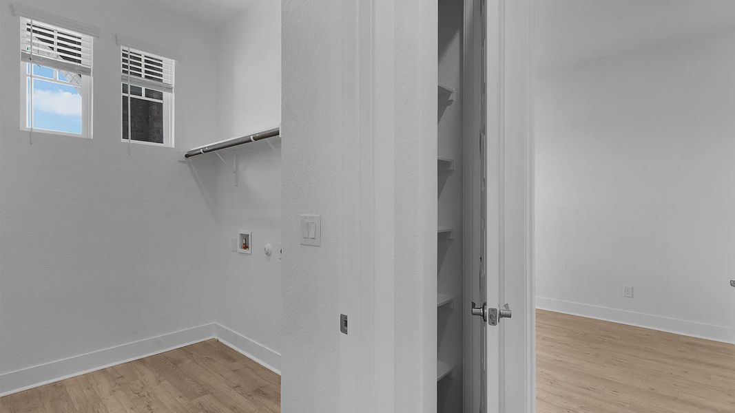 Spacious, unfurnished interior of a new home in Lariat, Liberty Hill (Image 11).