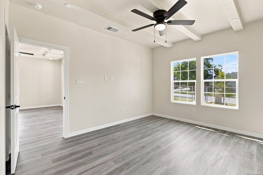 Spacious, unfurnished interior of a new home in , San Antonio (Image 22).
