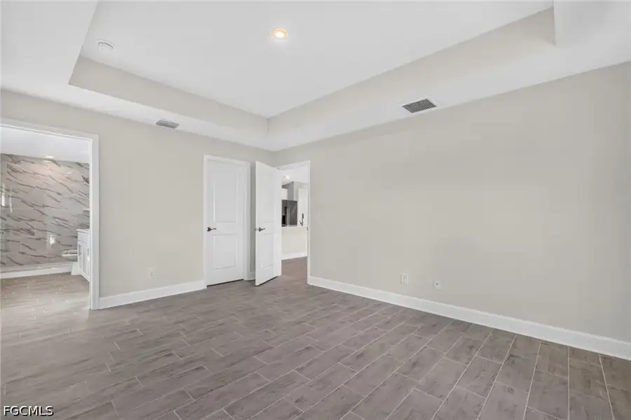 Spacious, unfurnished interior of a new home in Cape Coral, Cape Coral (Image 23). Spacious, unfurnished interior of a new home in Cape Coral, Cape Coral (Image 23).
