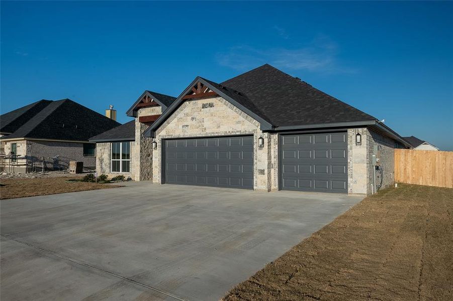 Front exterior of a new home in , Hewitt, TX, highlighting curb appeal (Image 1). Front exterior of a new home in , Hewitt, TX, highlighting curb appeal (Image 1).