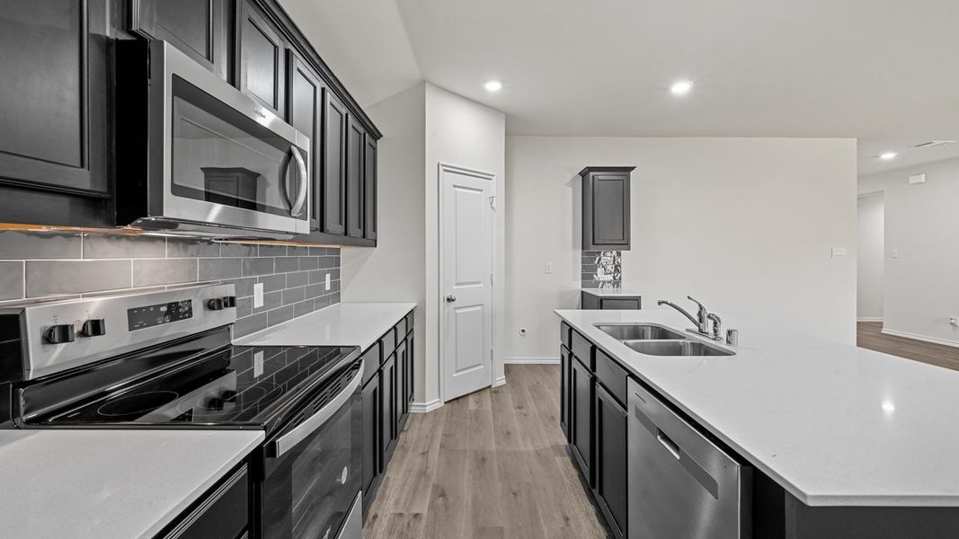 Furnished interior view inside a new home in Saddlebrook, Waxahachie (Image 6).