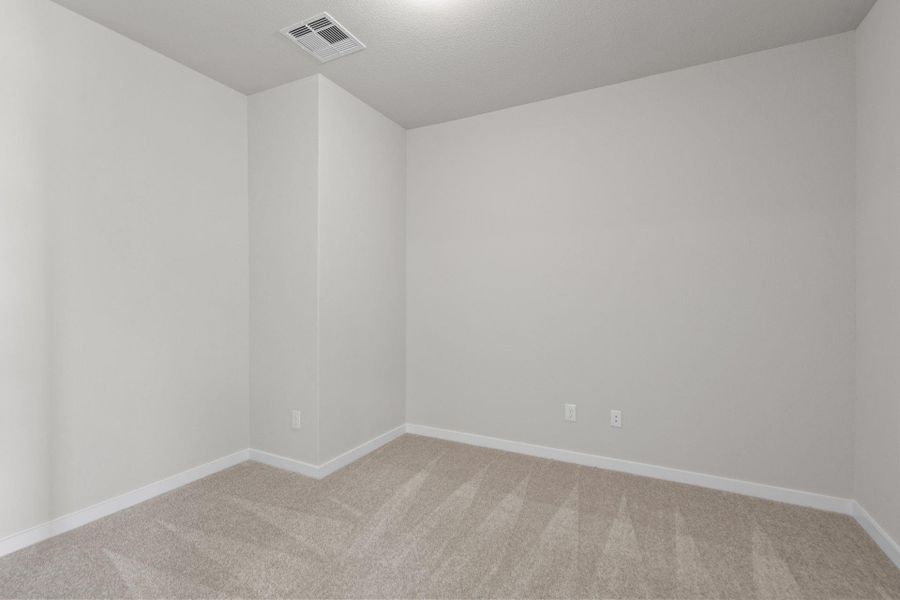 Spacious, unfurnished interior of a new home in Westridge Cove, Conroe (Image 21).