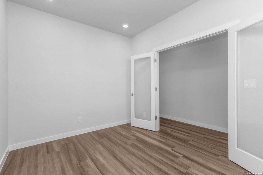Spacious, unfurnished interior of a new home in , San Antonio (Image 20).