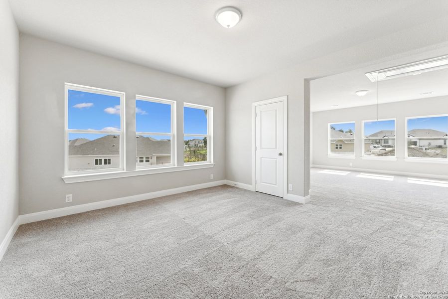 Spacious, unfurnished interior of a new home in The Crossvine 45’, Schertz (Image 25).