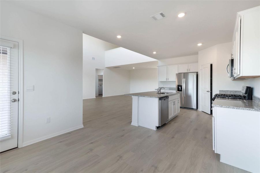 Spacious, unfurnished interior of a new home in Bar W Ranch, Leander (Image 15). Spacious, unfurnished interior of a new home in Bar W Ranch, Leander (Image 15).