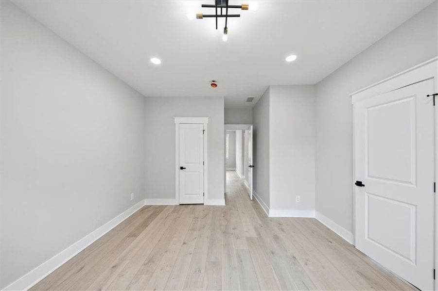 Spacious, unfurnished interior of a new home in , Acworth (Image 23).