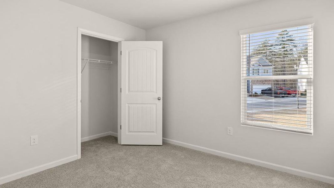 Spacious, unfurnished interior of a new home in Mountain Park, Dahlonega (Image 27).
