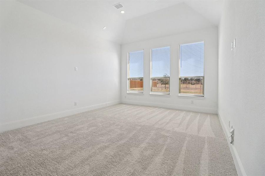 Spacious, unfurnished interior of a new home in Gean Estates, Keller (Image 24).