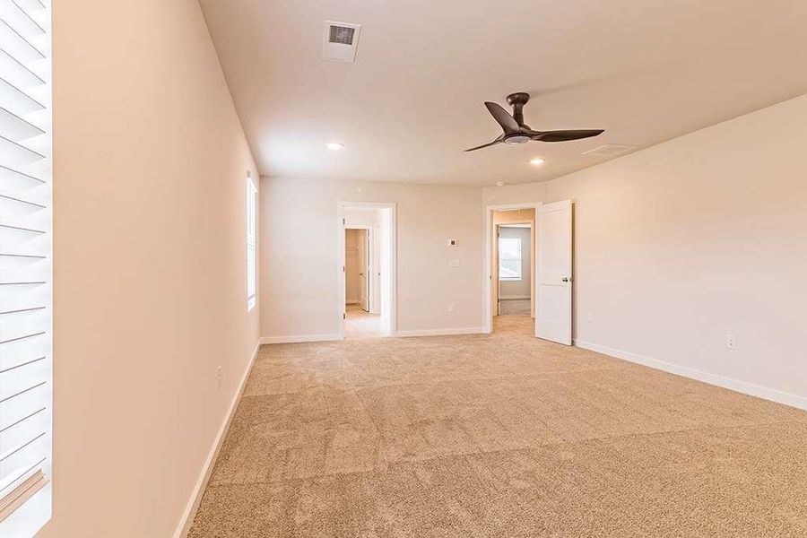Spacious, unfurnished interior of a new home in Southern Hills, McDonough (Image 27).