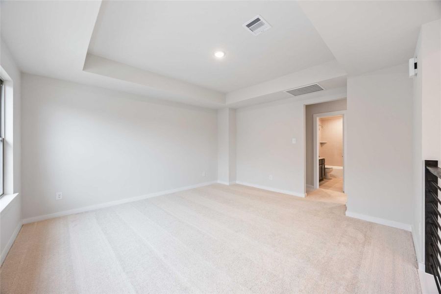 Spacious, unfurnished interior of a new home in Granger Pines, Conroe (Image 23). Spacious, unfurnished interior of a new home in Granger Pines, Conroe (Image 23).