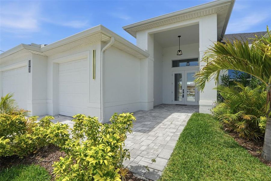 Exterior details and patio area of a home in , Cape Coral (Image 3).