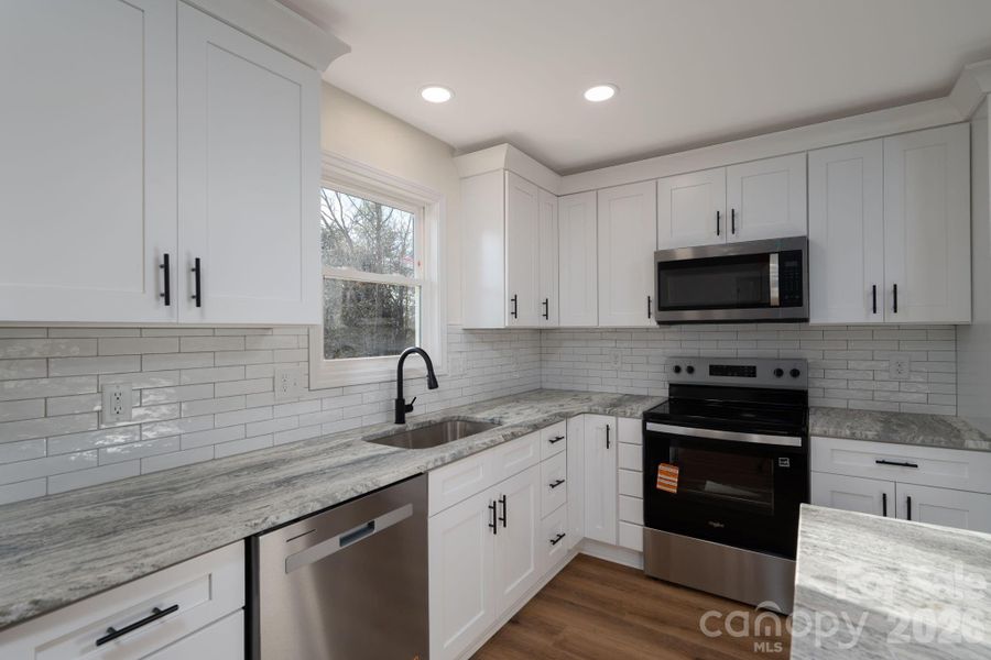 Kitchen with quartz counters