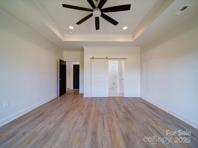 Spacious, unfurnished interior of a new home in , Monroe (Image 29).