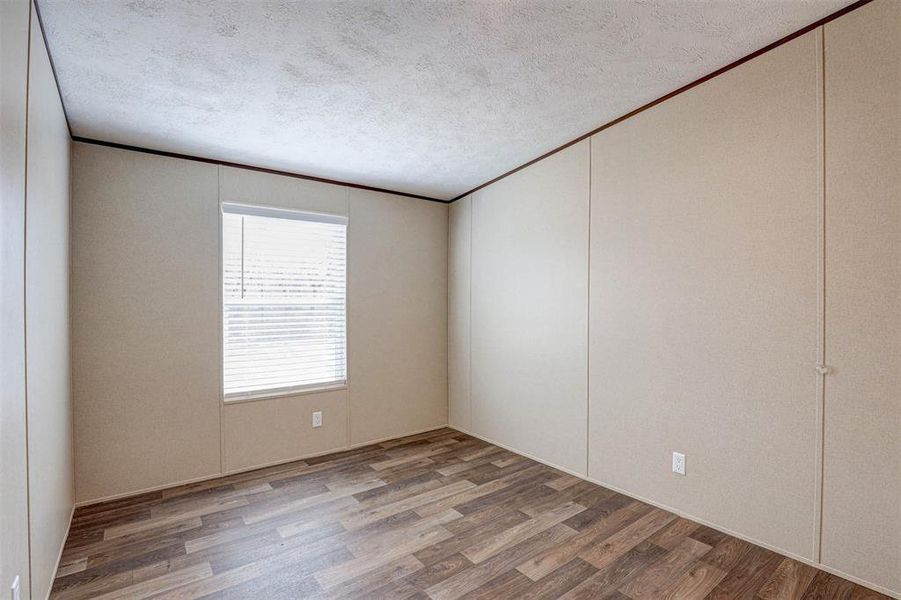 Spacious, unfurnished interior of a new home in , Newark (Image 15).