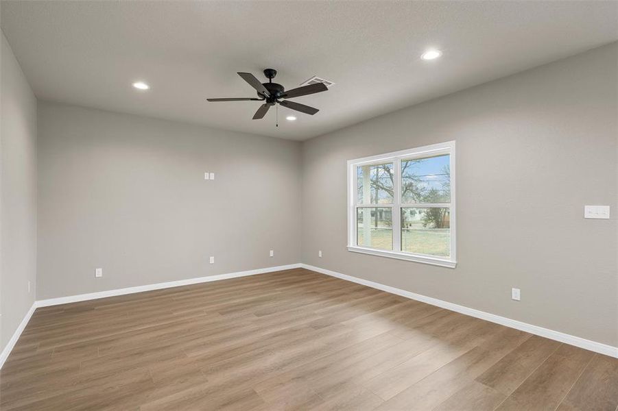 Spacious, unfurnished interior of a new home in , Waco (Image 14).