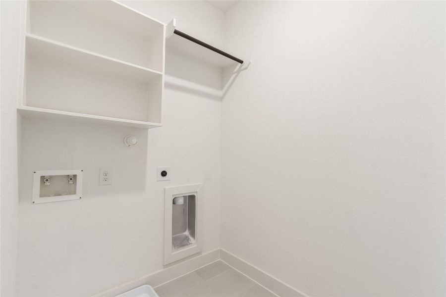 Spacious, unfurnished interior of a new home in Shady Acres, Houston (Image 17). Spacious, unfurnished interior of a new home in Shady Acres, Houston (Image 17).