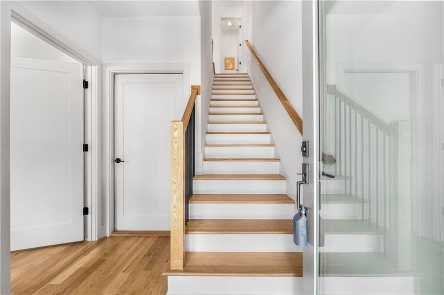 Spacious, unfurnished interior of a new home in , Atlanta (Image 20).