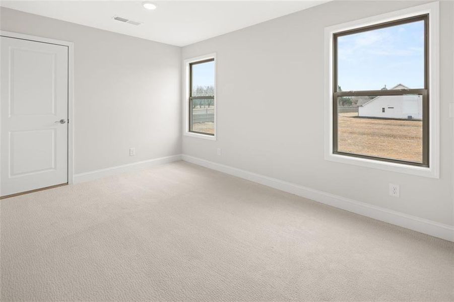 Spacious, unfurnished interior of a new home in Soleil Summit Chase, Snellville (Image 51).