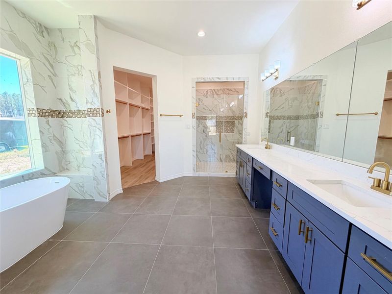 Furnished interior view inside a new home in , Dayton (Image 13).