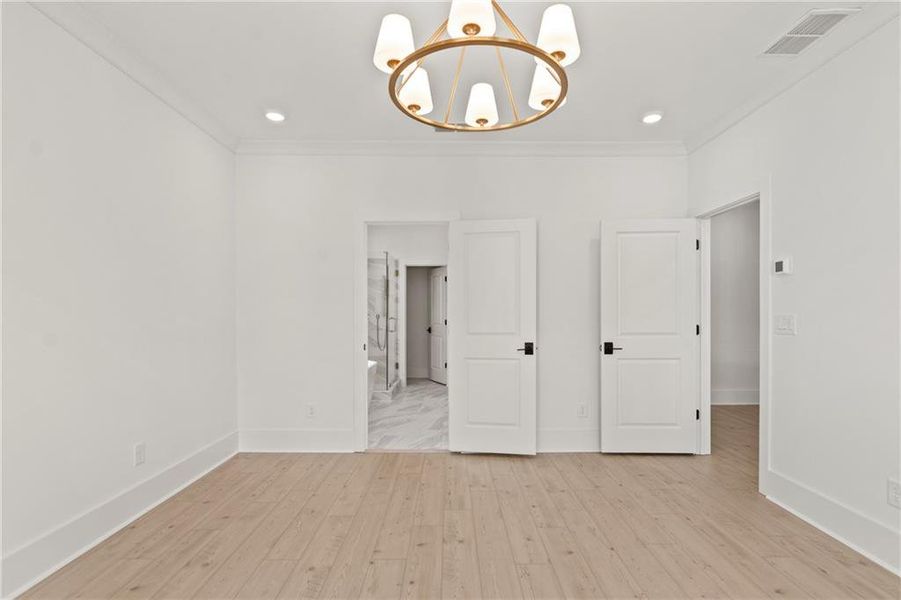 Spacious, unfurnished interior of a new home in Park Walke, Alpharetta (Image 21).