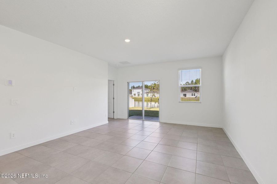 Spacious, unfurnished interior of a new home in Kings Preserve, Jacksonville (Image 14).