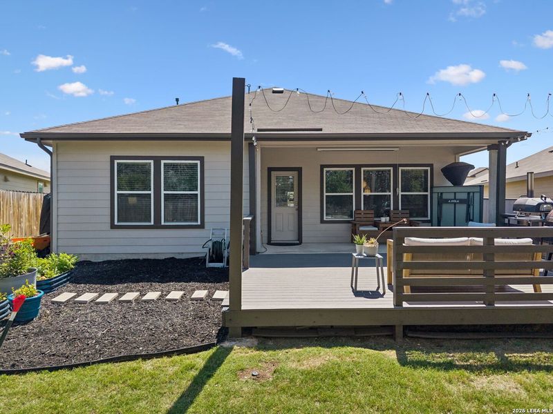 Exterior details and patio area of a home in Brookstone Creek, San Antonio (Image 23).
