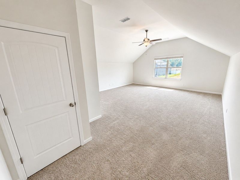 Spacious, unfurnished interior of a new home in Salem Landing, Rockvale (Image 29).
