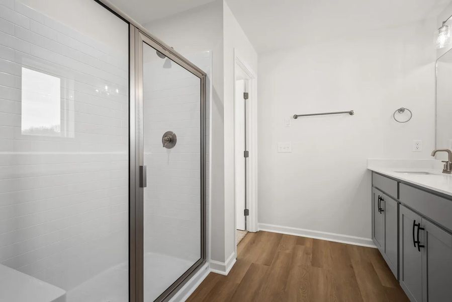 The Beverly A Primary Suite Bathroom