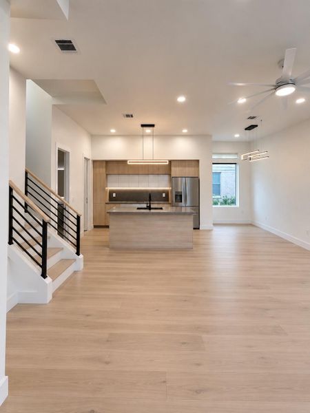 Spacious, unfurnished interior of a new home in , Houston (Image 28).